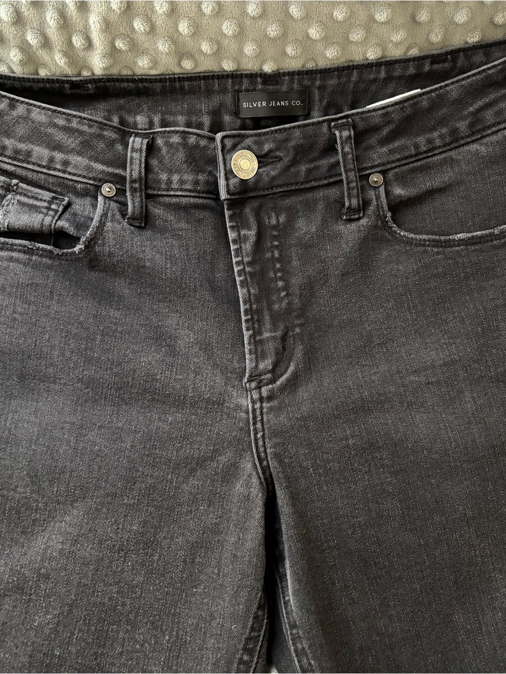 Silver Suki Jeans Size 33 - Women's Charcoal Black Mid-Rise Skinny Jeans